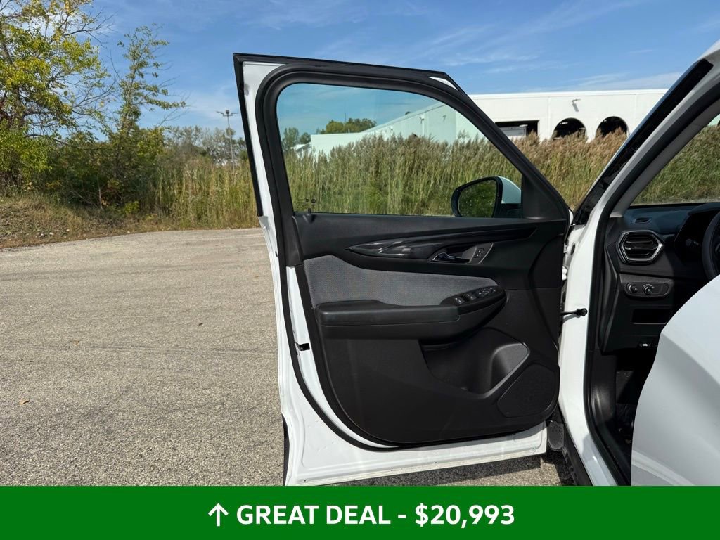 Used 2024 Chevrolet TrailBlazer LT w/ Driver Confidence Package image 36