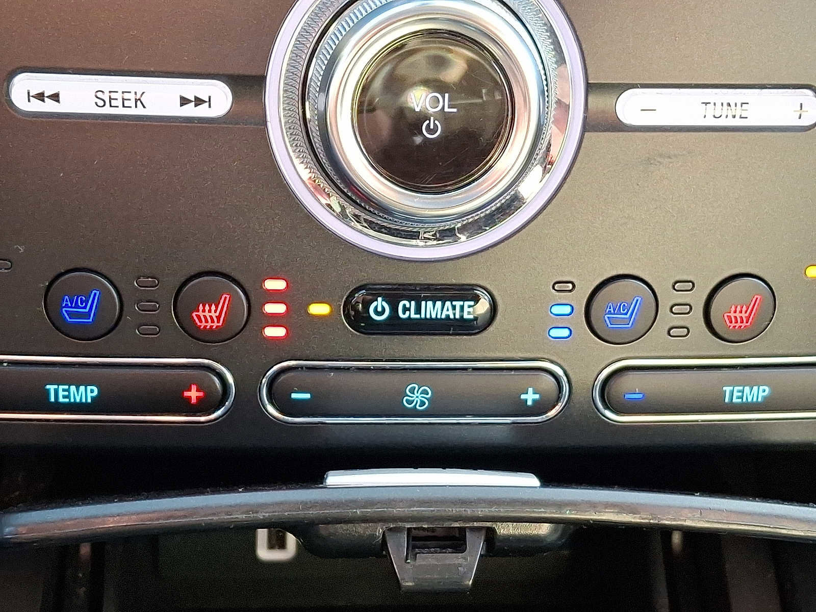 Certified 2018 Ford Explorer Platinum image 27