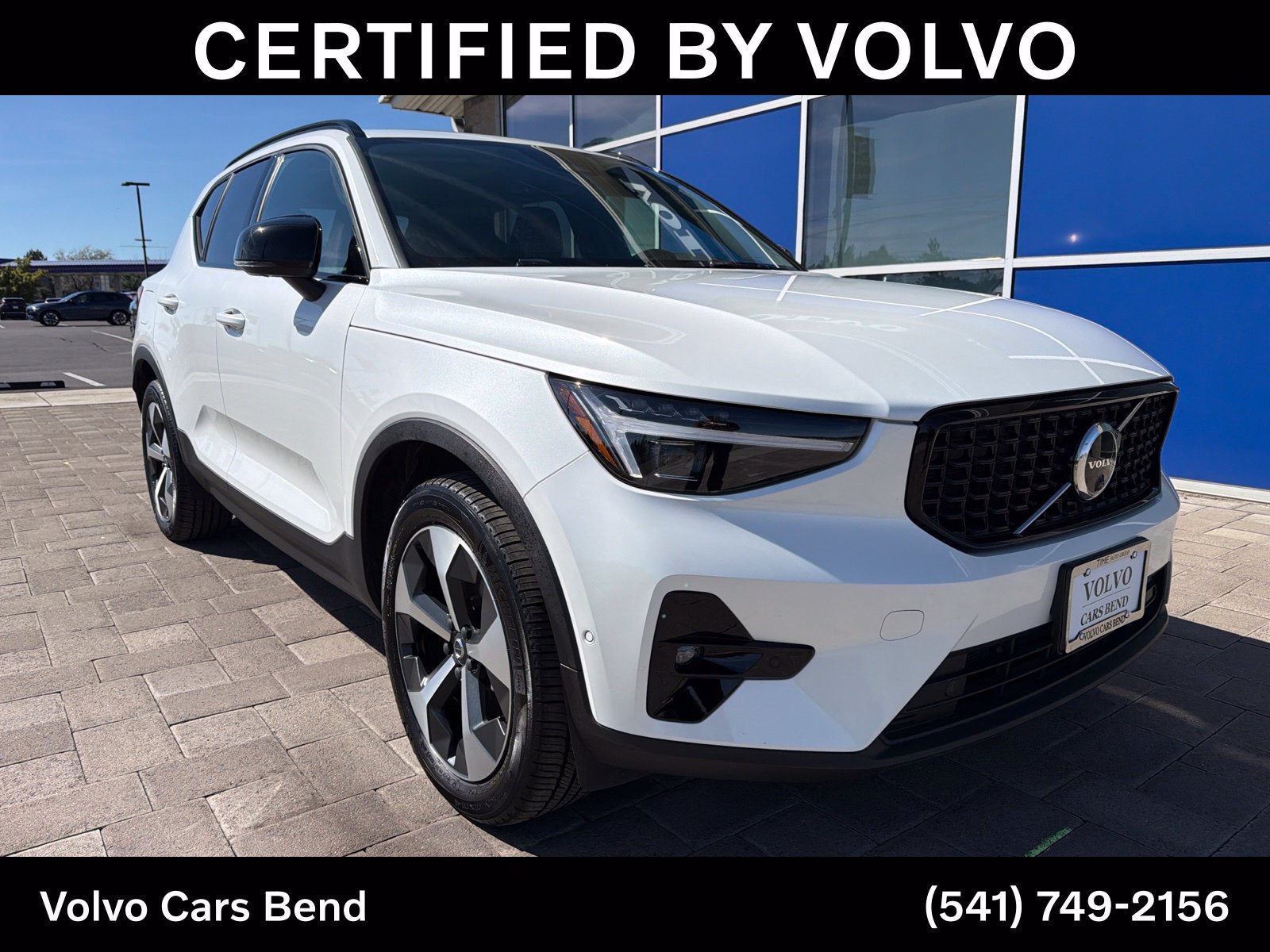 Certified 2026 Volvo XC40 B5 Plus AWD/4WD image 2