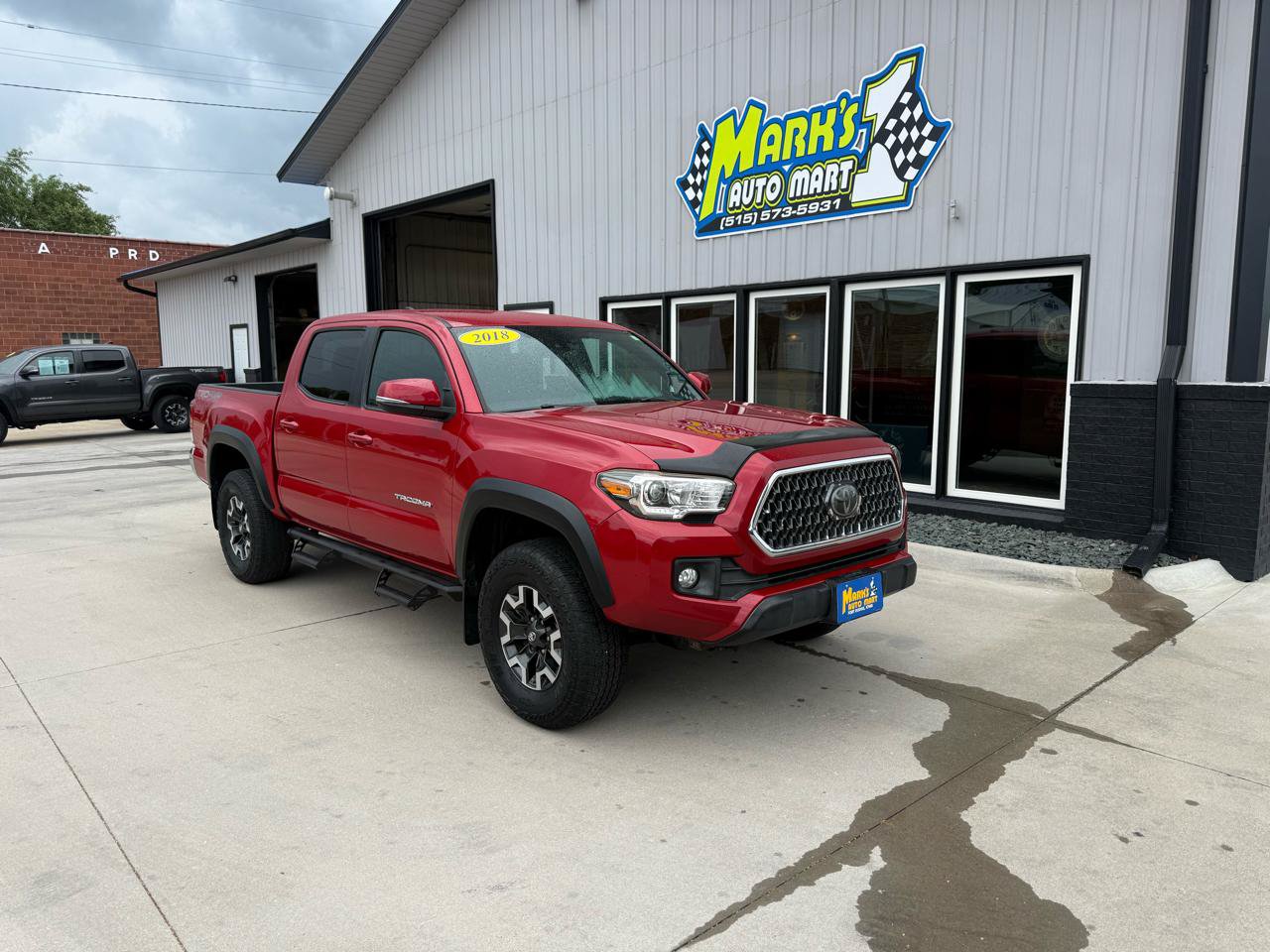 Used 2018 Toyota Tacoma TRD Off-Road AWD/4WD image 1