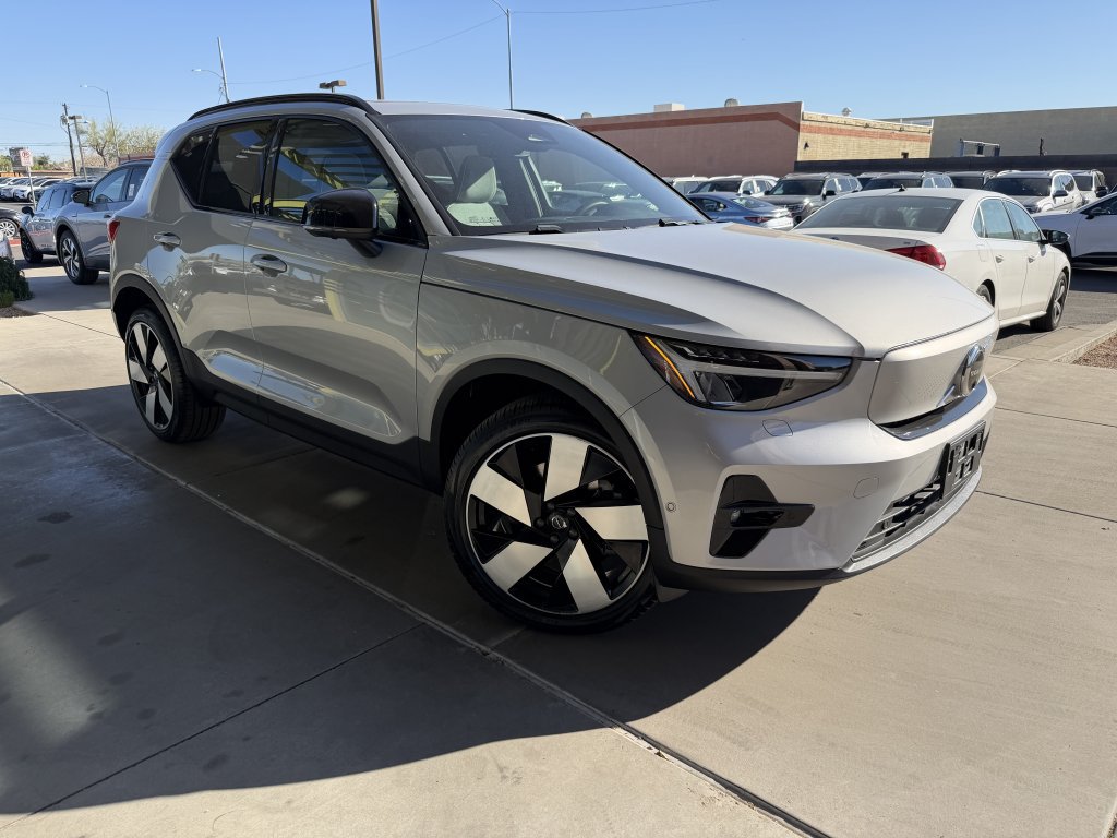 Used 2023 Volvo XC40 Recharge Ultimate AWD/4WD image 6