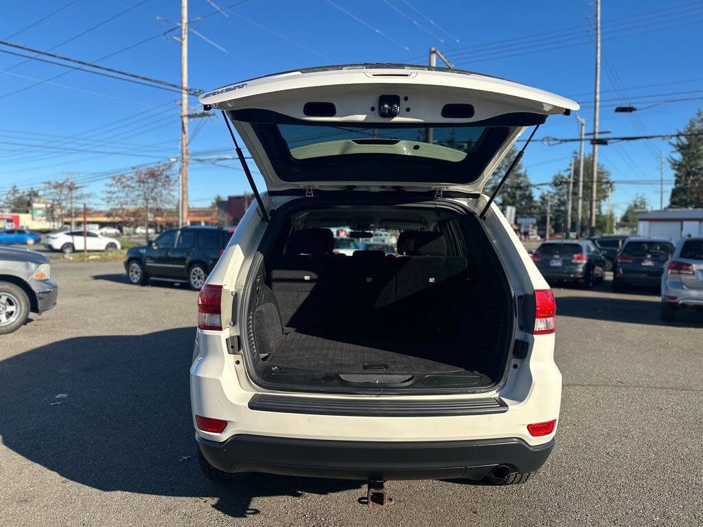 Used 2011 Jeep Grand Cherokee Laredo AWD/4WD image 9