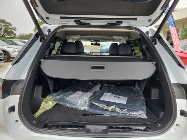 New 2026 Mitsubishi Outlander SEL image 11