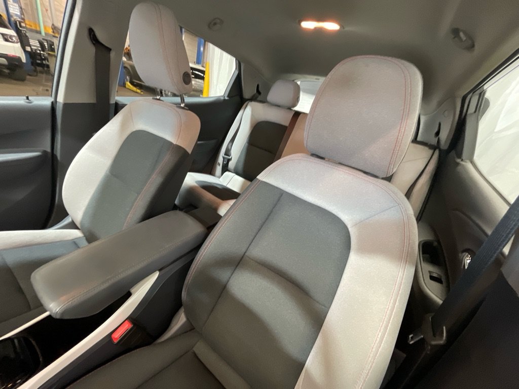 Used 2020 Chevrolet Bolt LT FWD image 20