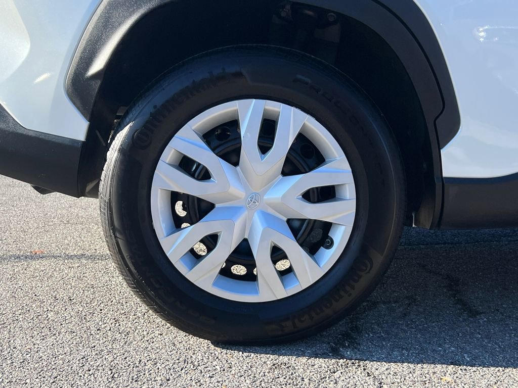 Used 2024 Toyota Corolla Cross L image 9