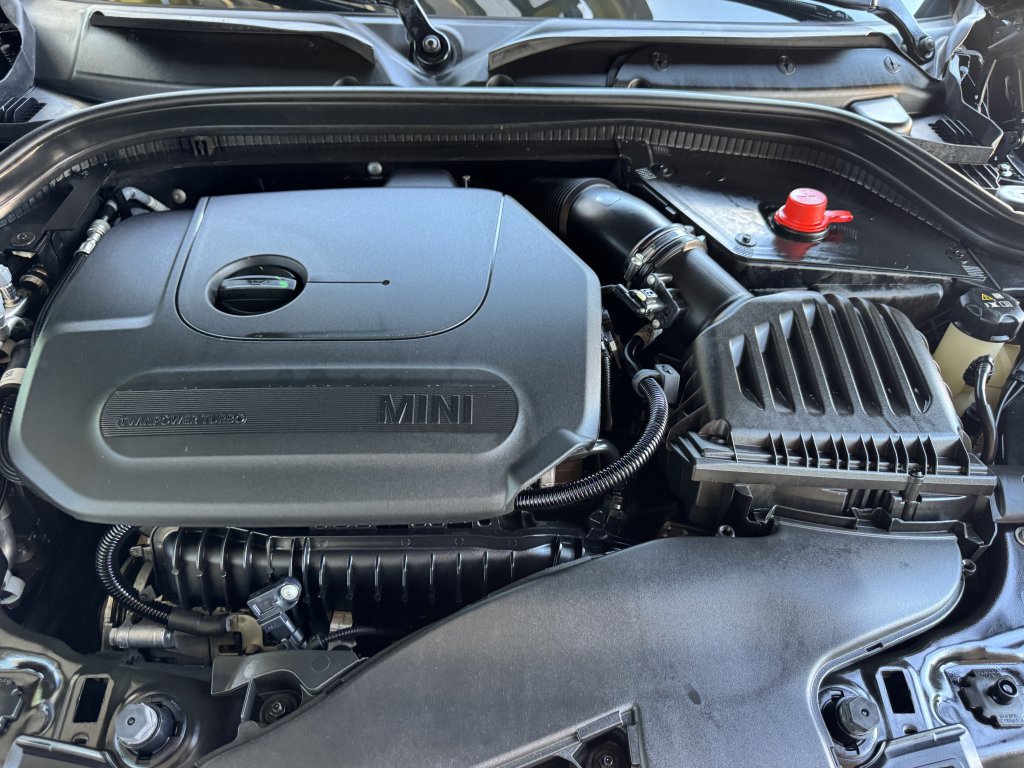 Used 2024 MINI Cooper 2-Door Hardtop FWD image 37