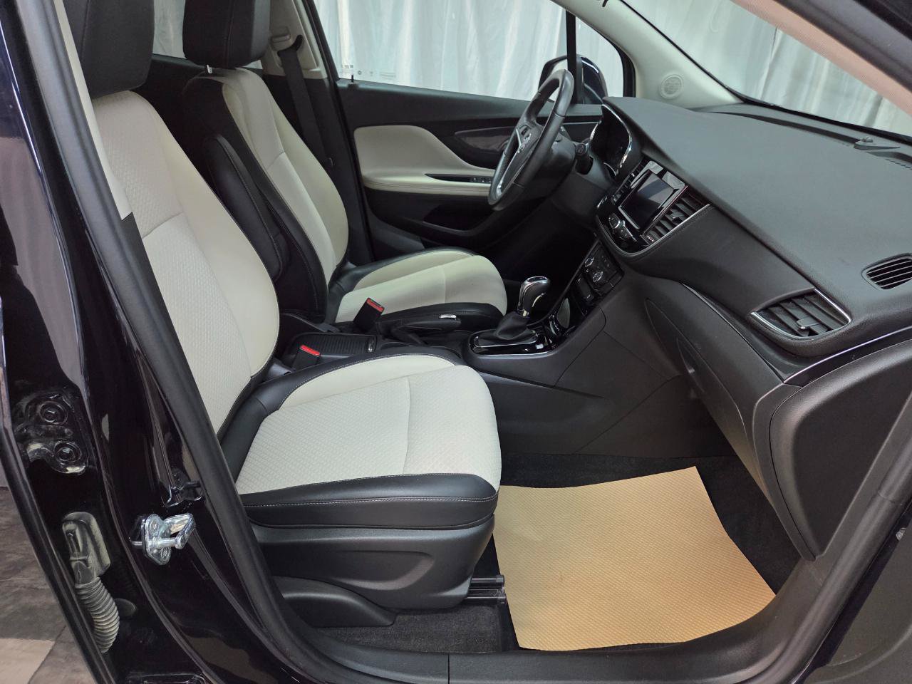 Used 2022 Buick Encore Preferred w/ Safety Package AWD/4WD image 13