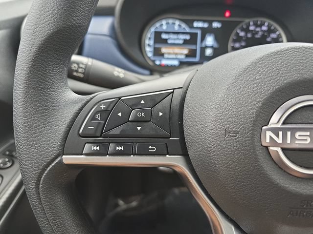Used 2025 Nissan Versa SV w/ Trunk Package FWD image 17