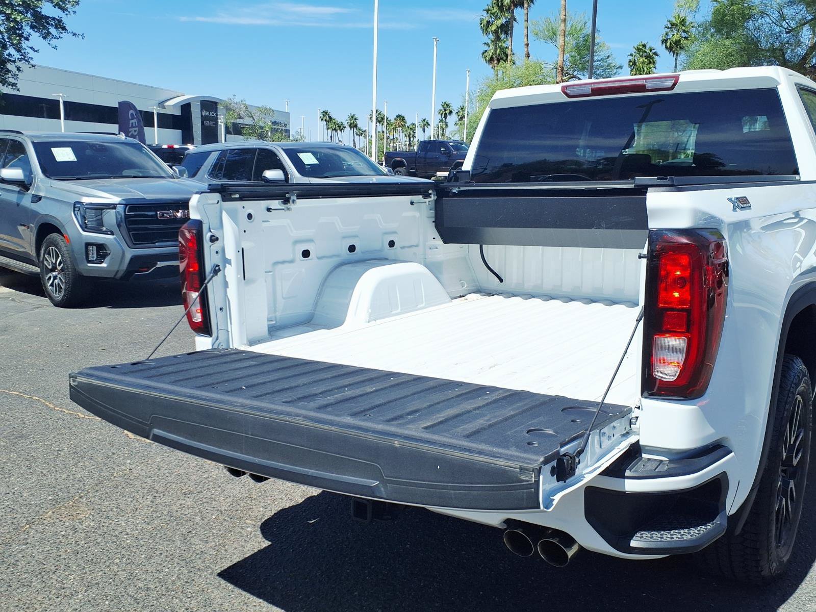 Used 2025 GMC Sierra 1500 Elevation w/ X31 Off-Road Package AWD/4WD image 7