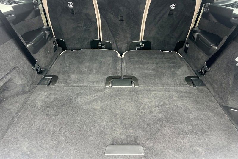 Certified 2025 Volvo XC90 B6 Plus image 17