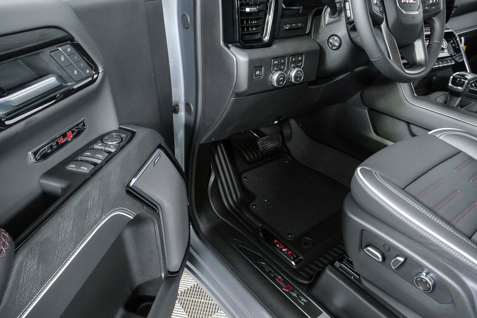 New 2026 GMC Sierra 1500 AT4X AWD/4WD image 8