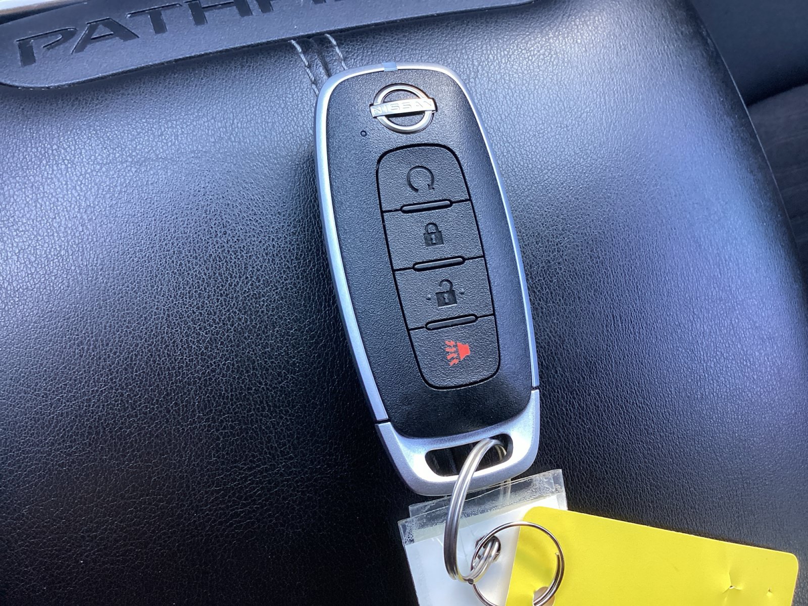 Used 2024 Nissan Pathfinder SV FWD image 35
