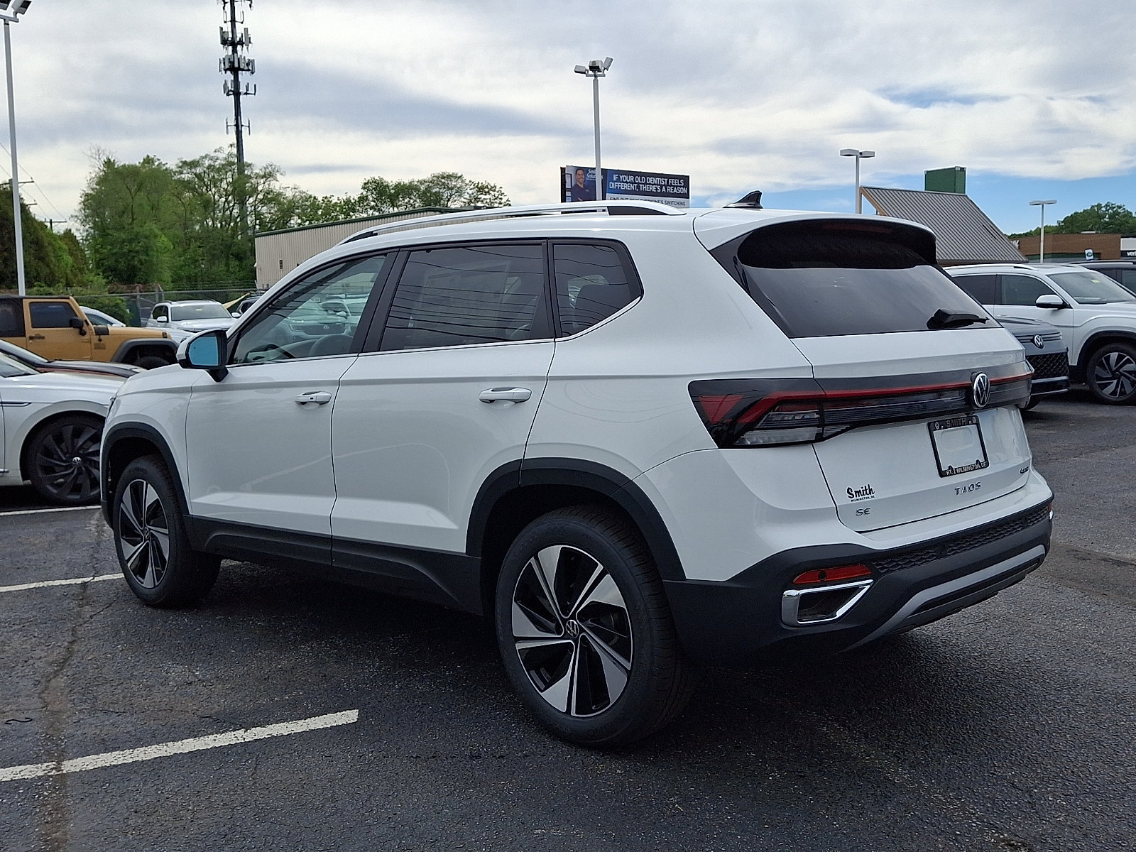 New 2026 Volkswagen Taos SE AWD/4WD image 3