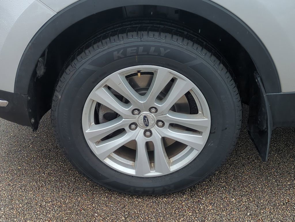 Used 2019 Ford Explorer XLT w/ Equipment Group 202A image 12