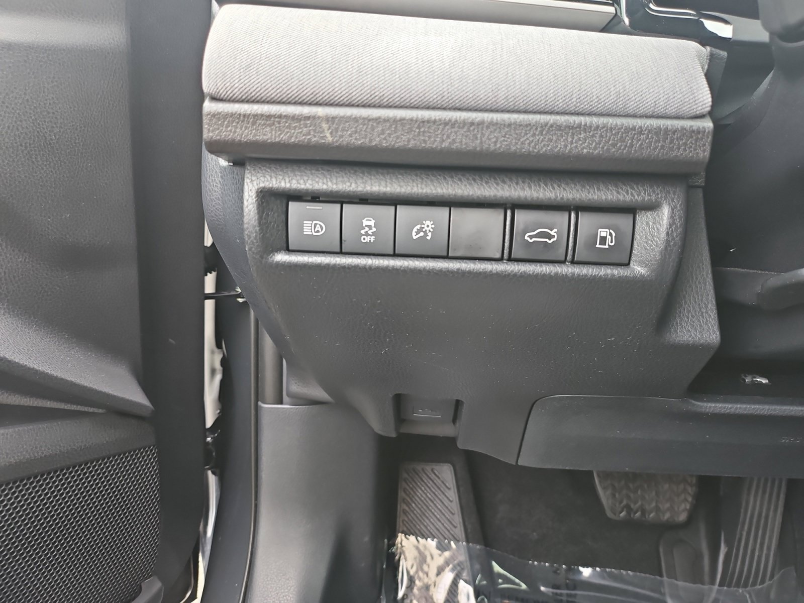 Used 2026 Toyota Camry LE FWD image 25
