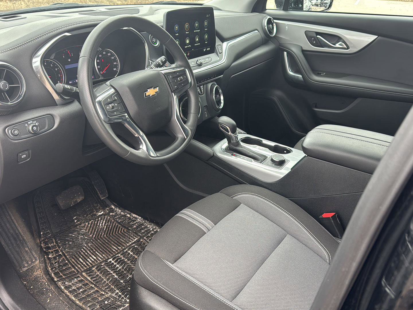 Used 2023 Chevrolet Blazer LT image 12