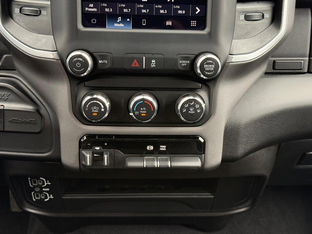 Used 2024 RAM 2500 Big Horn AWD/4WD image 15