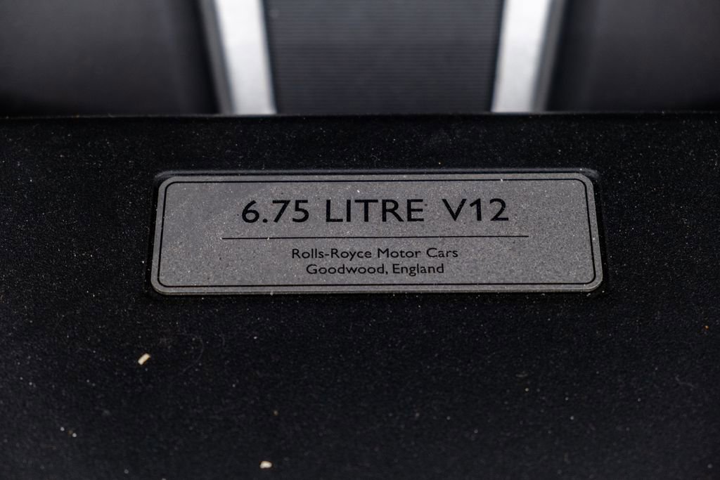 Used 2023 Rolls-Royce Phantom Sedan image 37