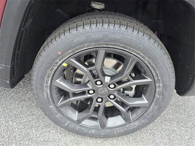 New 2025 Jeep Grand Cherokee L Limited image 8