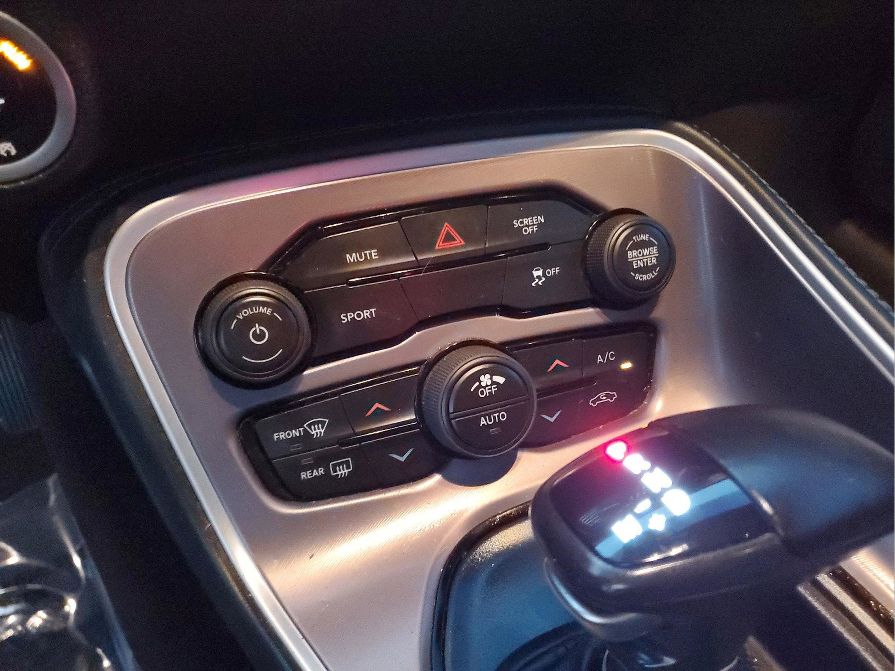 Certified 2022 Dodge Challenger SXT w/ Blacktop Package image 20