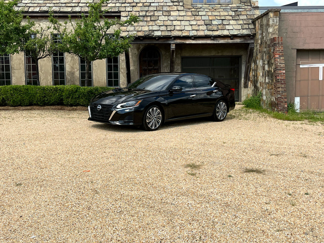 Used 2024 Nissan Altima 2.5 SL image 2