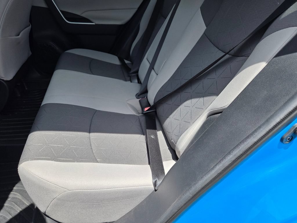 Used 2021 Toyota RAV4 XLE w/ Convenience Package FWD image 23