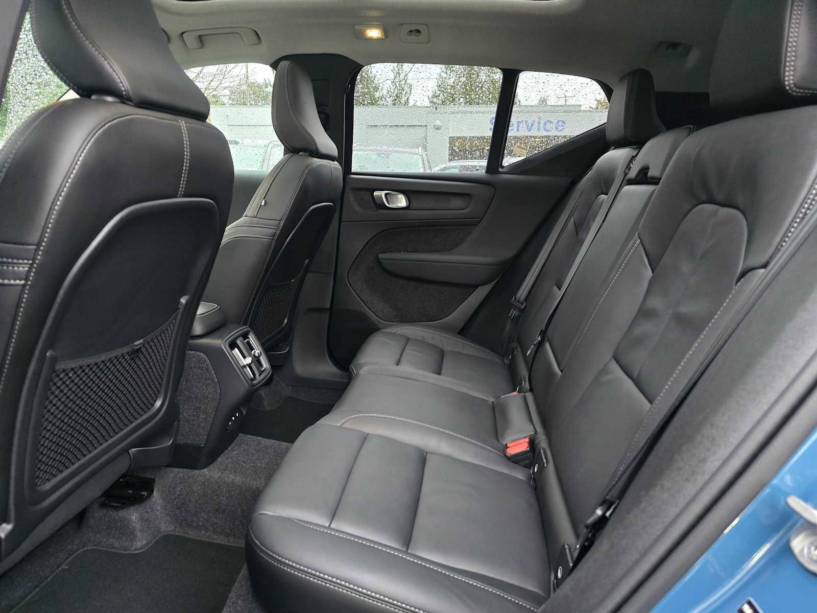 Certified 2025 Volvo XC40 B5 Plus image 17