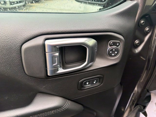 Used 2021 Jeep Wrangler Unlimited Sahara AWD/4WD image 25