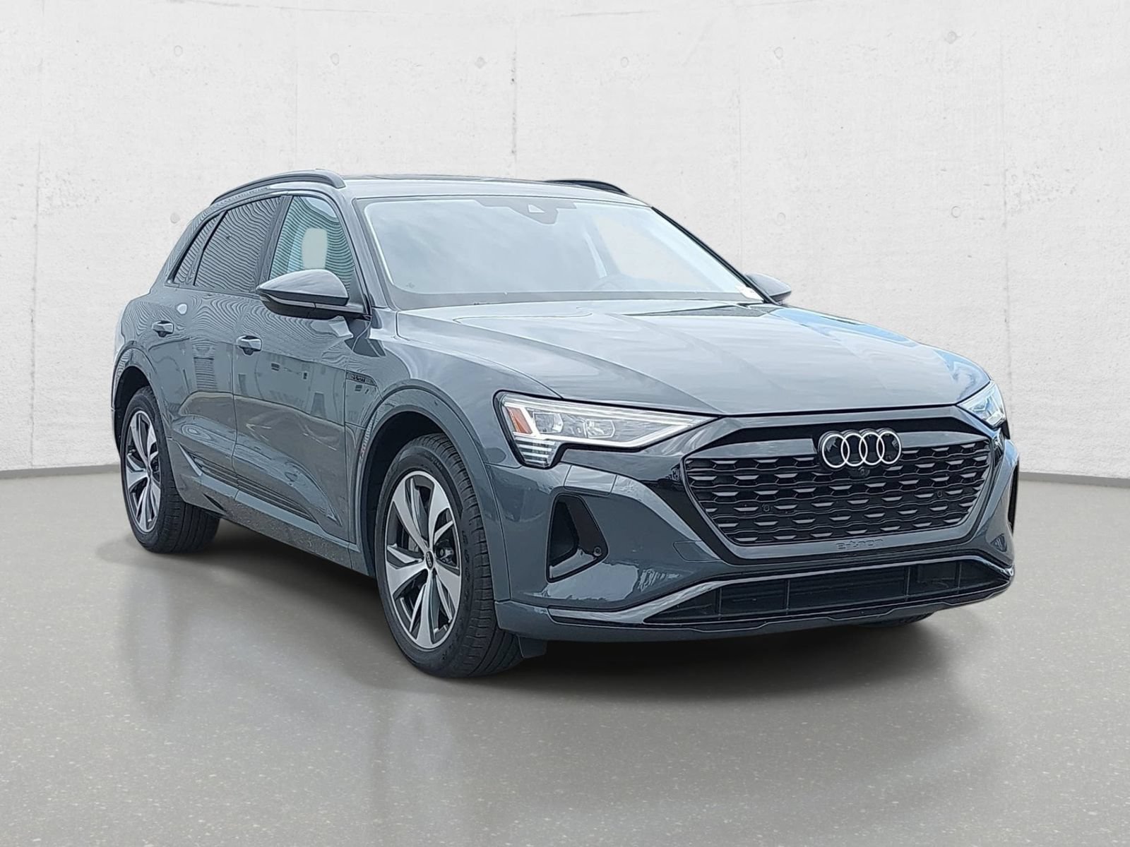 Used 2024 Audi Q8 e-tron Premium AWD/4WD image 3