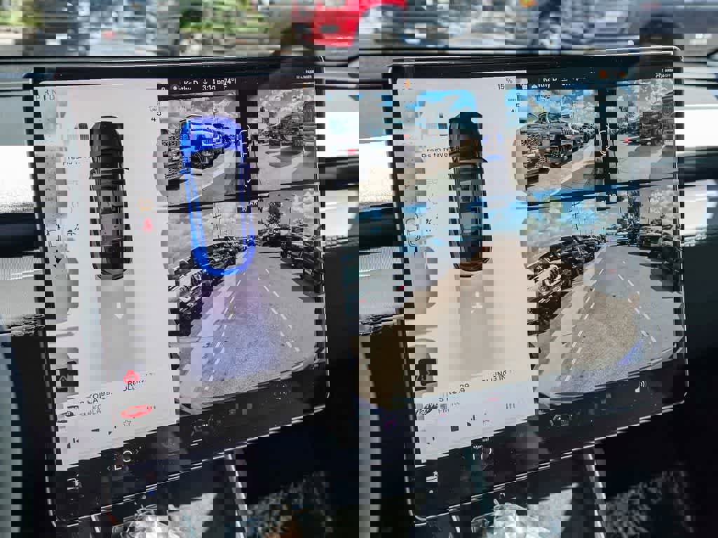 Used 2026 Tesla Model Y 2WD image 24