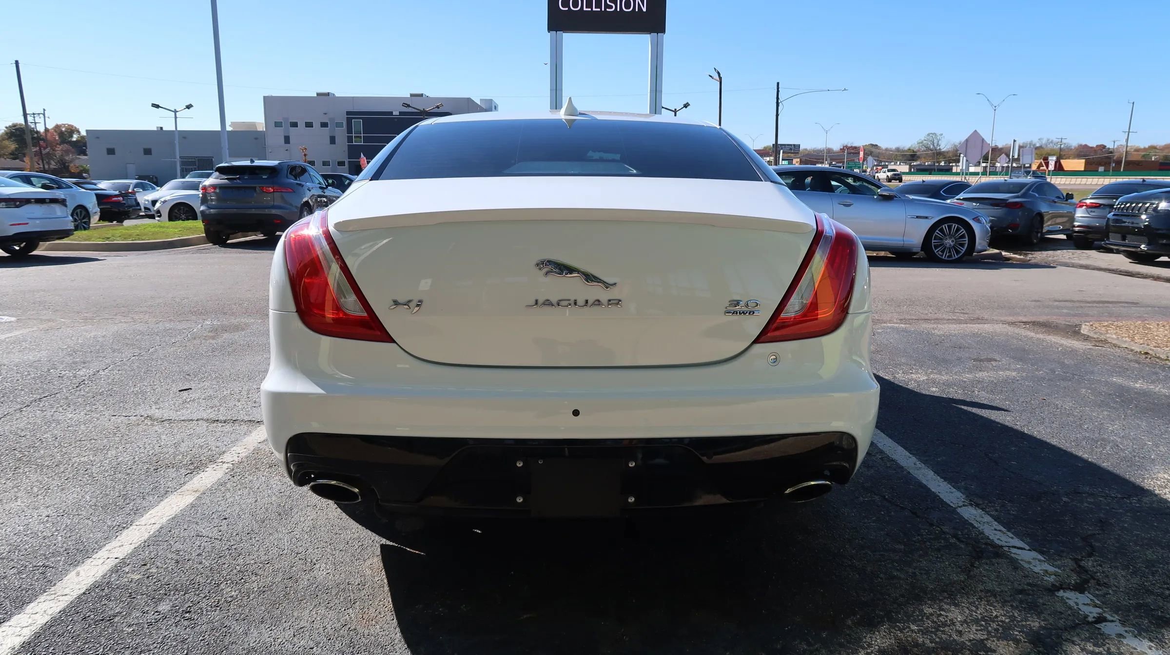 Used 2019 Jaguar XJ R-Sport image 9