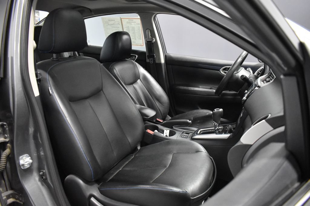 Used 2017 Nissan Sentra SR w/ SR Premium Technology Package FWD image 14