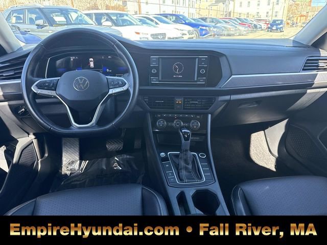 Used 2024 Volkswagen Jetta SE image 14