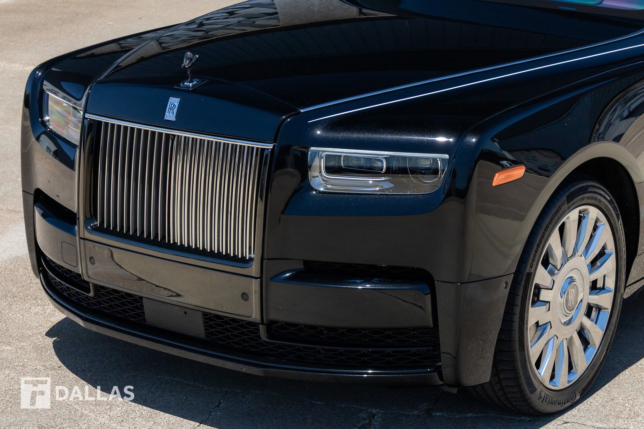 Used 2023 Rolls-Royce Phantom Extended Wheelbase RWD image 6