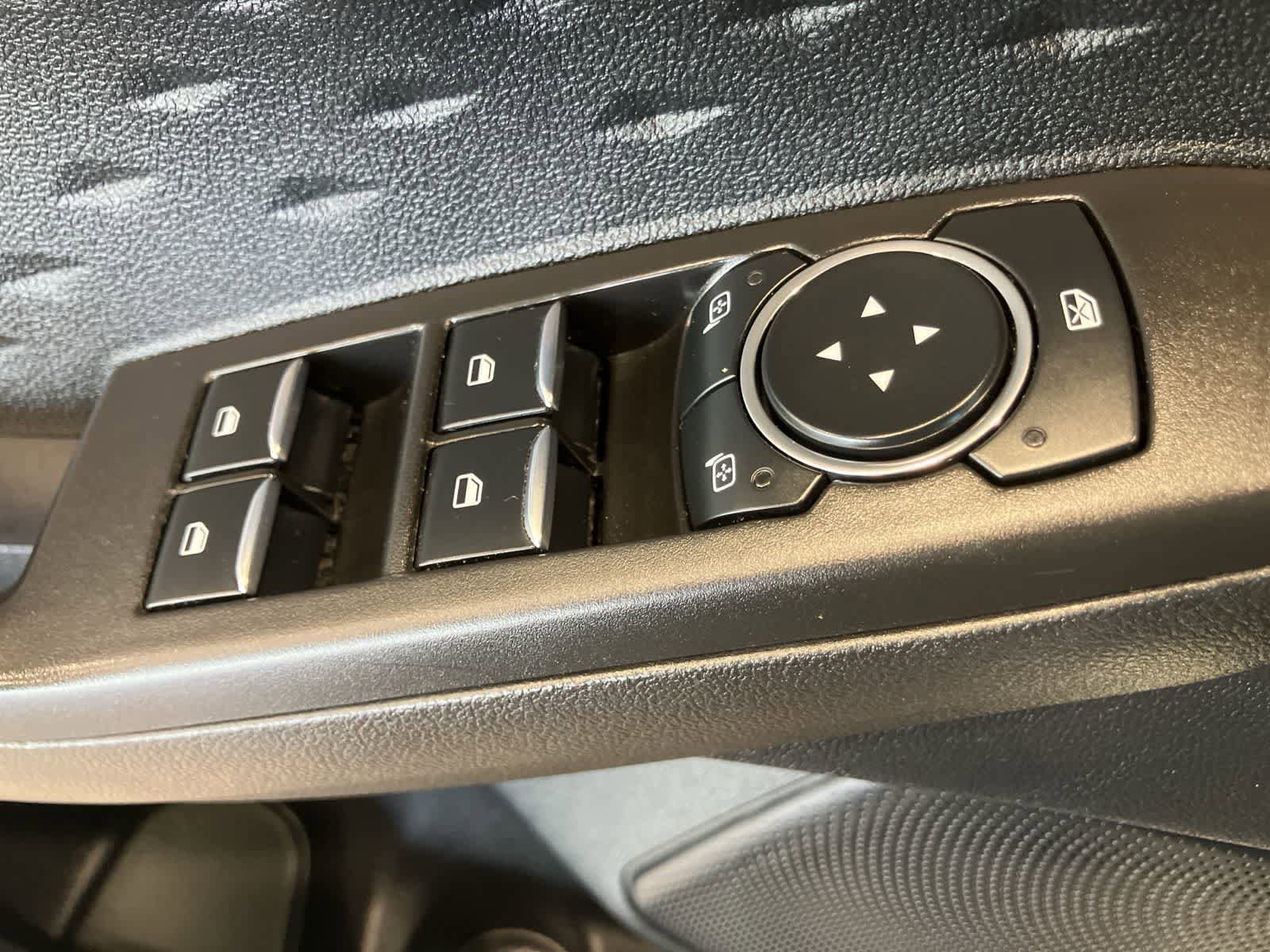 Used 2020 Ford Escape SE image 13