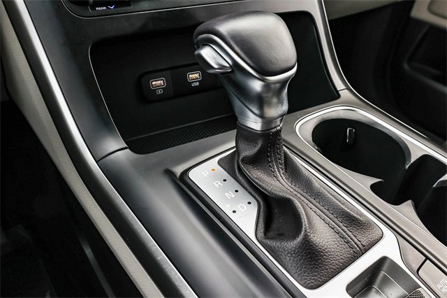 Used 2024 Kia Carnival LX image 24