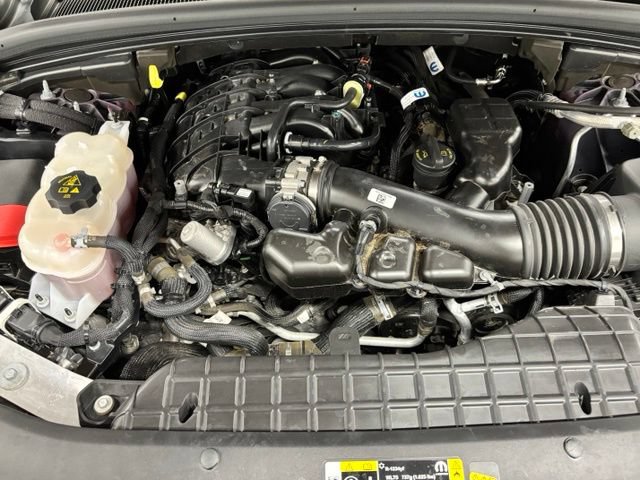 Used 2025 Jeep Grand Cherokee L Altitude RWD image 24