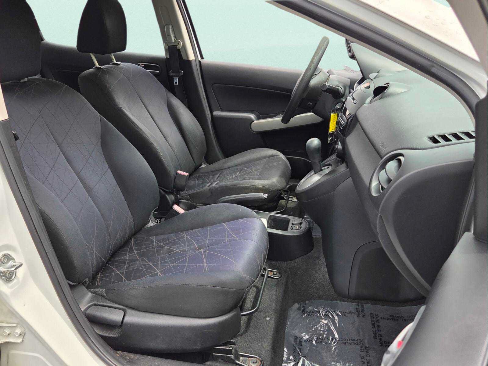 Used 2014 MAZDA MAZDA2 Sport FWD image 18