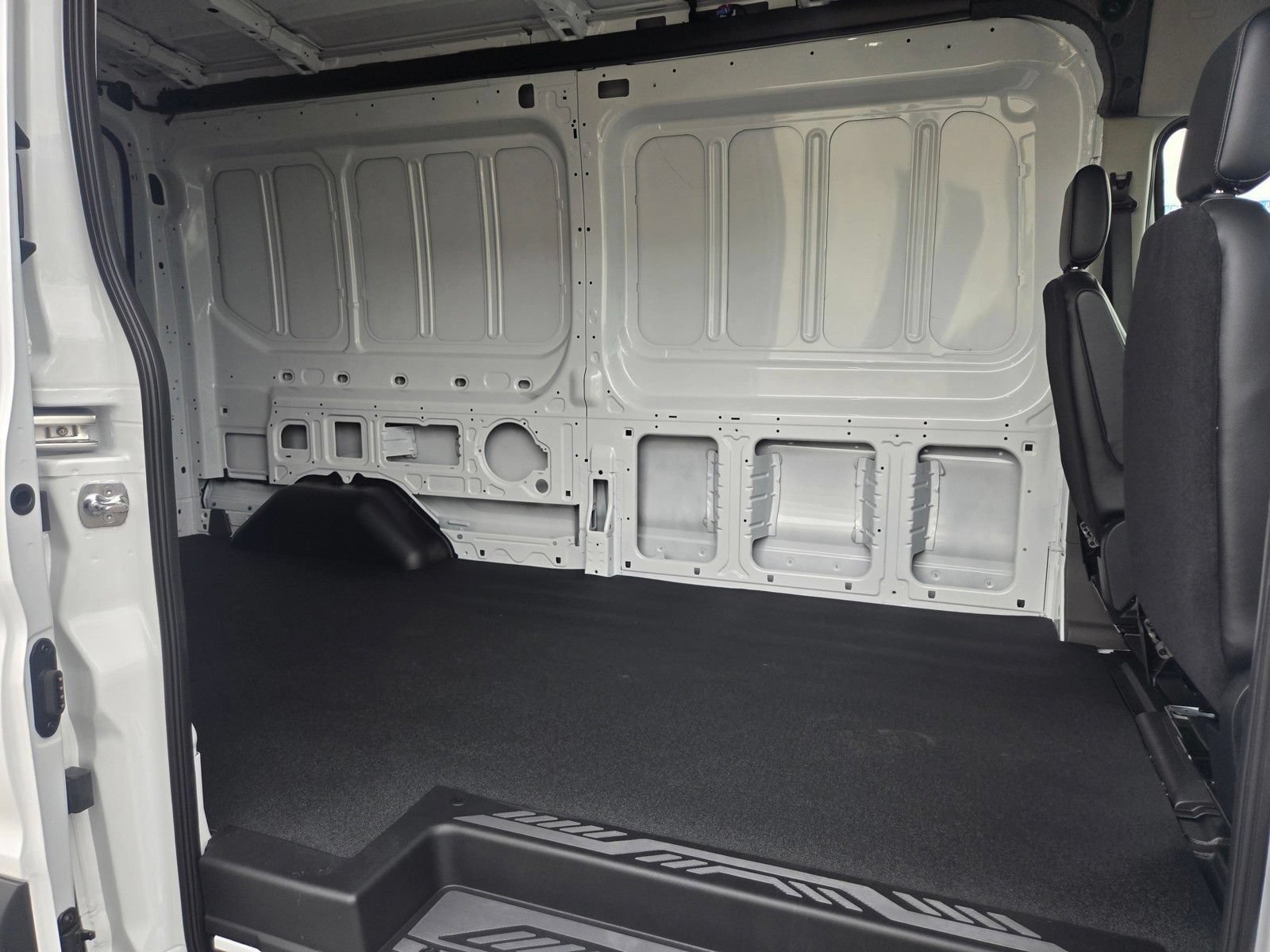 New 2026 Ford Transit 250 148 Medium Roof RWD image 10