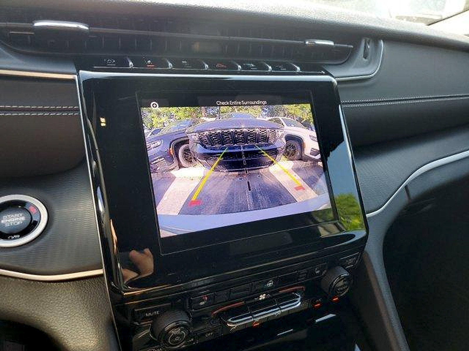 New 2024 Jeep Grand Cherokee L Laredo AWD/4WD image 13
