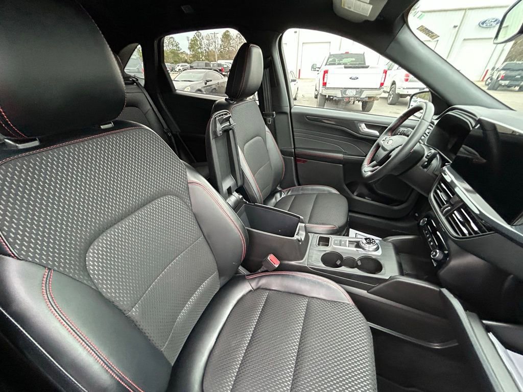 Used 2025 Ford Escape ST-Line Elite image 27