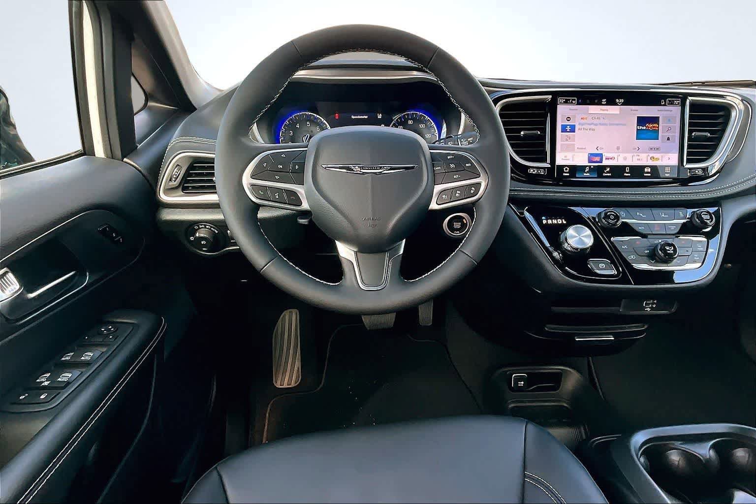 New 2026 Chrysler Pacifica Select FWD image 15