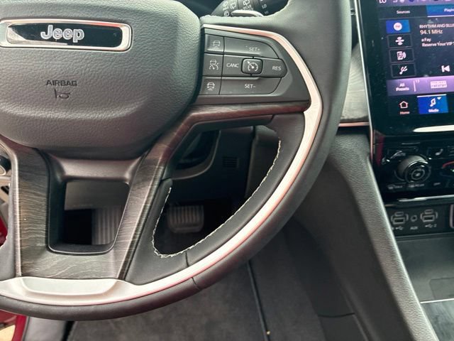 Used 2025 Jeep Grand Cherokee L Limited w/ Luxury Tech Group II RWD image 24