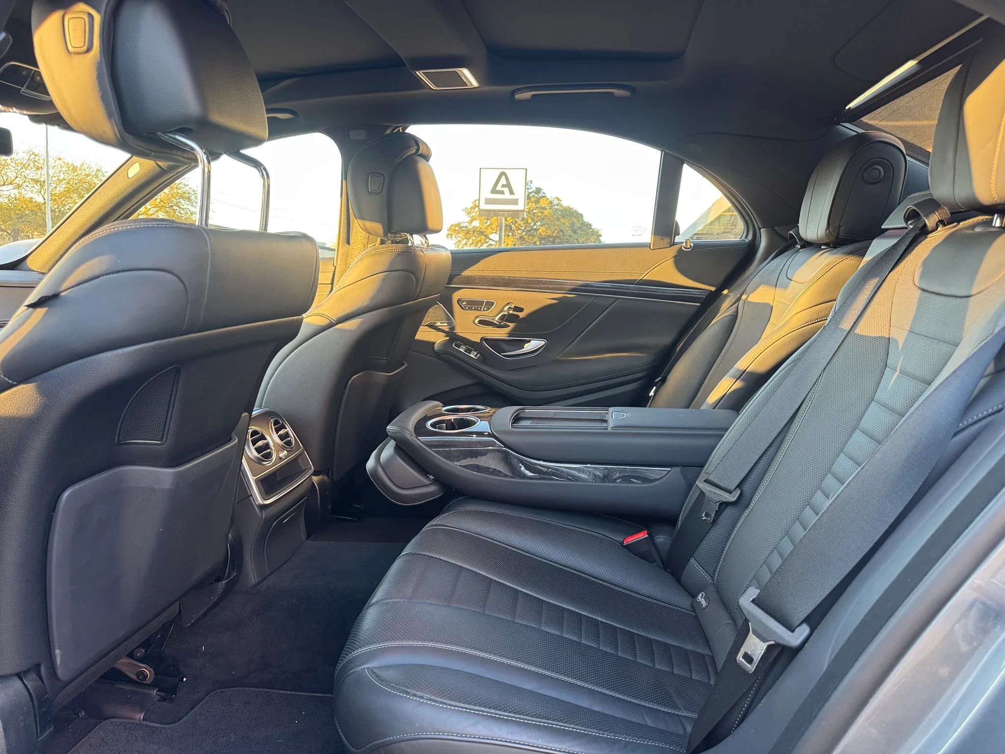 Used 2019 Mercedes-Benz S 560 Sedan image 11
