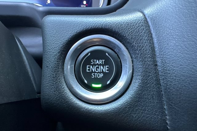 Used 2022 Chevrolet Suburban LT AWD/4WD image 36