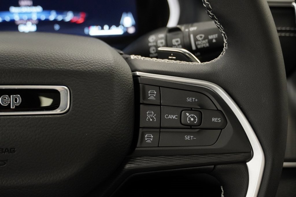 New 2025 Jeep Grand Cherokee Altitude image 27