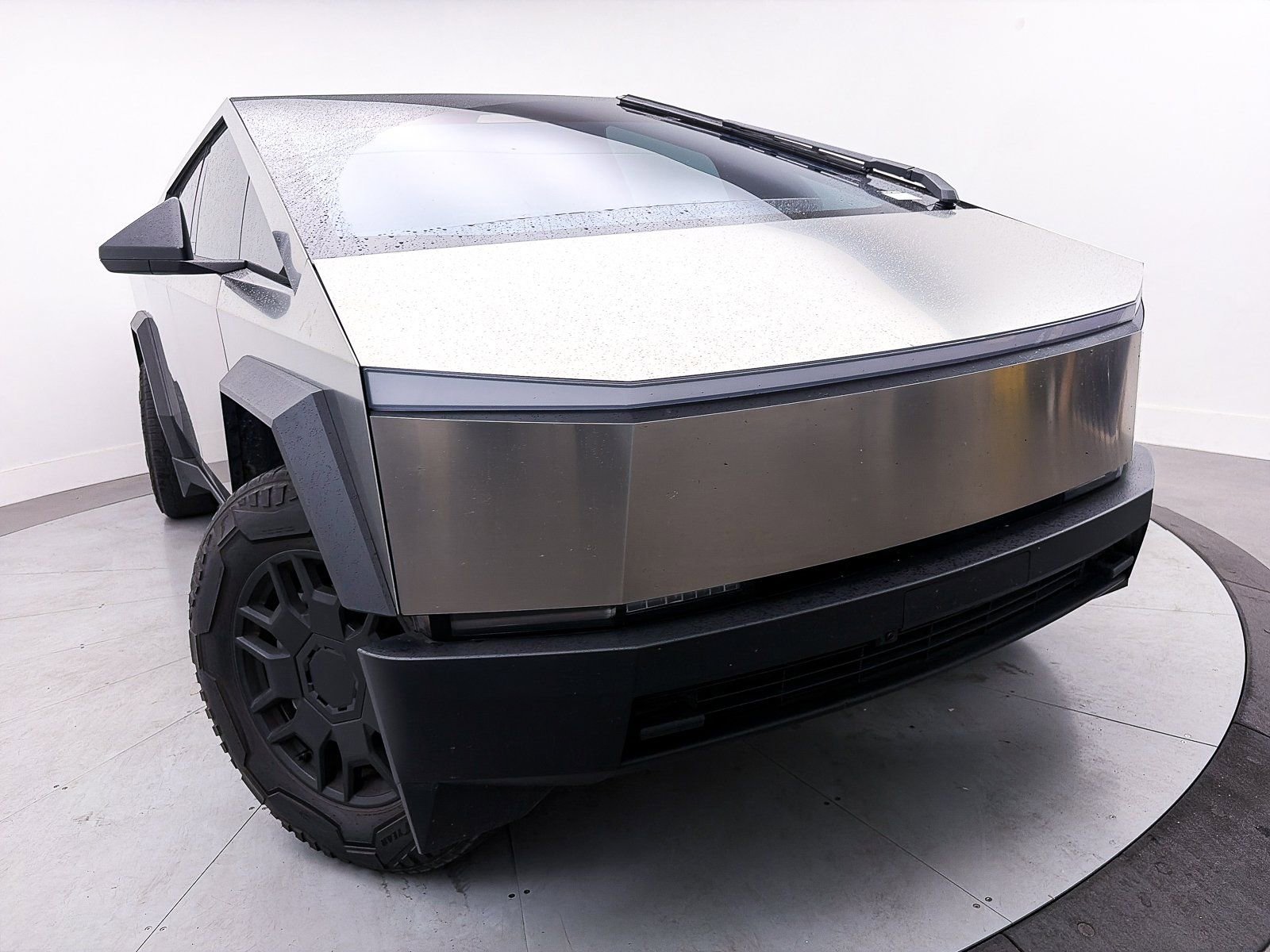 Used 2024 Tesla Cybertruck AWD Crew Cab image 3