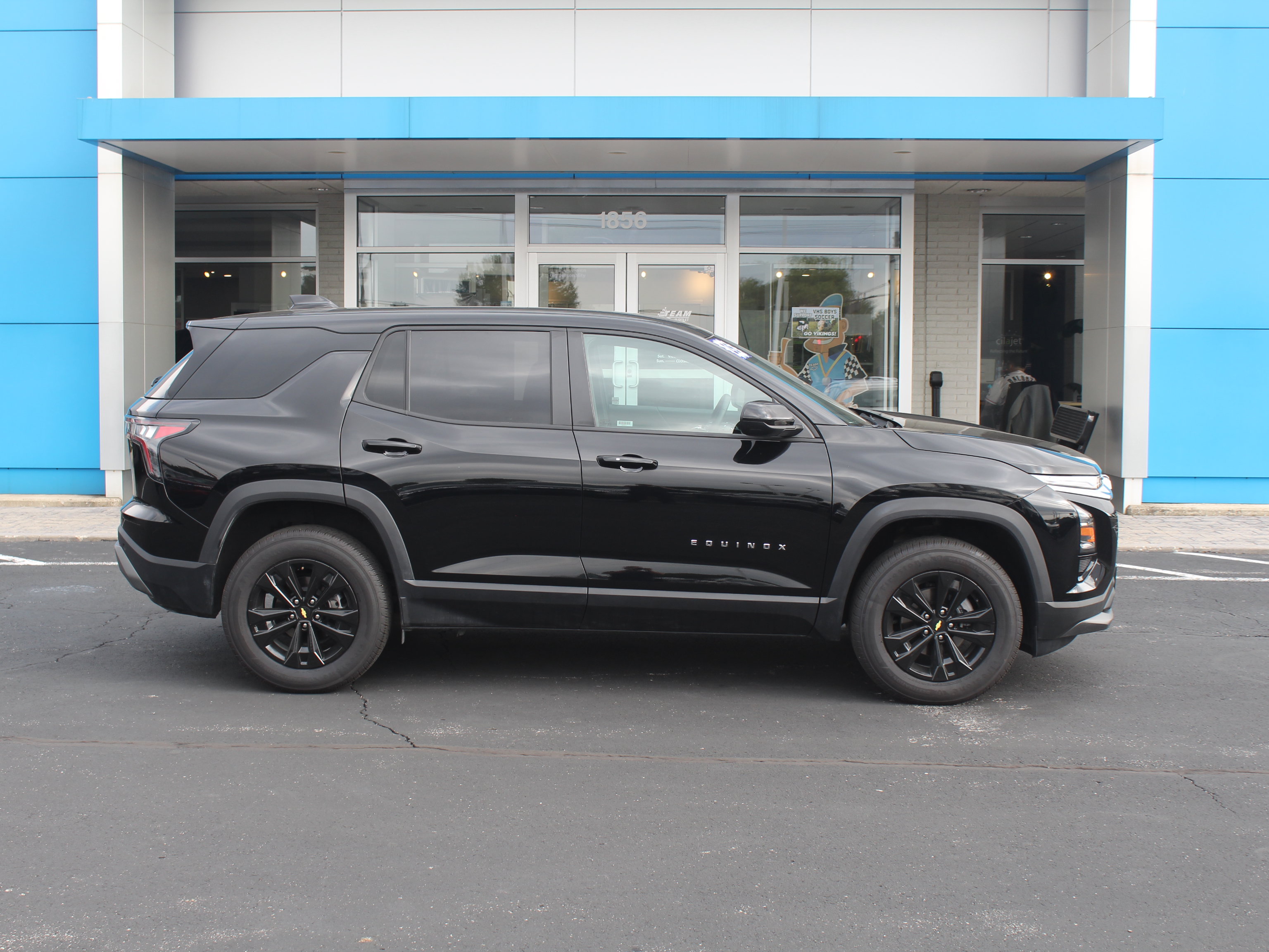 Used 2026 Chevrolet Equinox LT FWD image 5