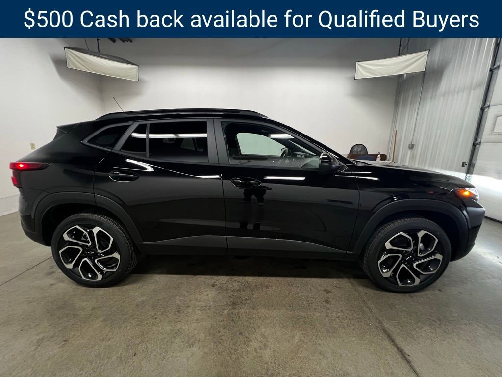 New 2026 Chevrolet Trax RS w/ Driver Confidence Package image 2