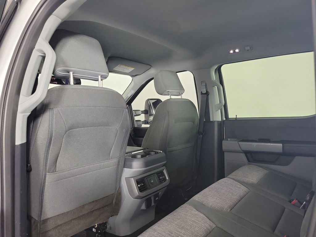 Used 2023 Ford F250 XLT w/ FX4 Off-Road Package AWD/4WD image 9